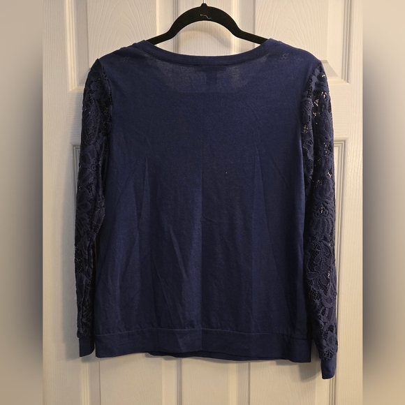 Forever 21 Blue Lace front Long Sleeve Top, size small - Picture 2 of 7